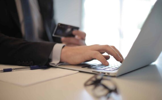 how will e commerce transform the way companies do business in the future